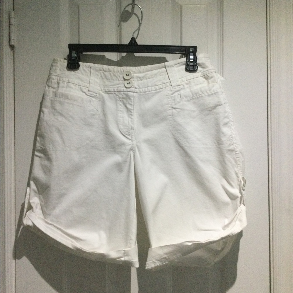 TMX Studio Women’s White Bermuda Shorts - Picture 1 of 6